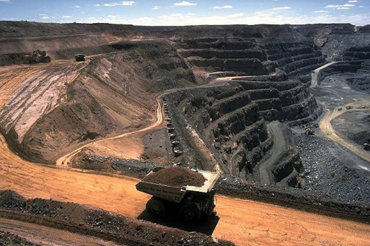 مشکلات بسیاری در مسیر فعالان معدن وجود دارد